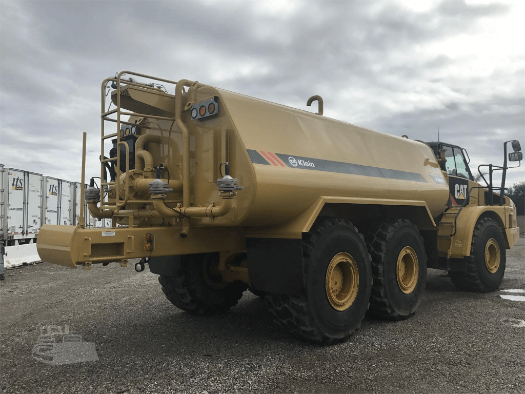 2014-cat-740b-water-truck-m-r-tudor